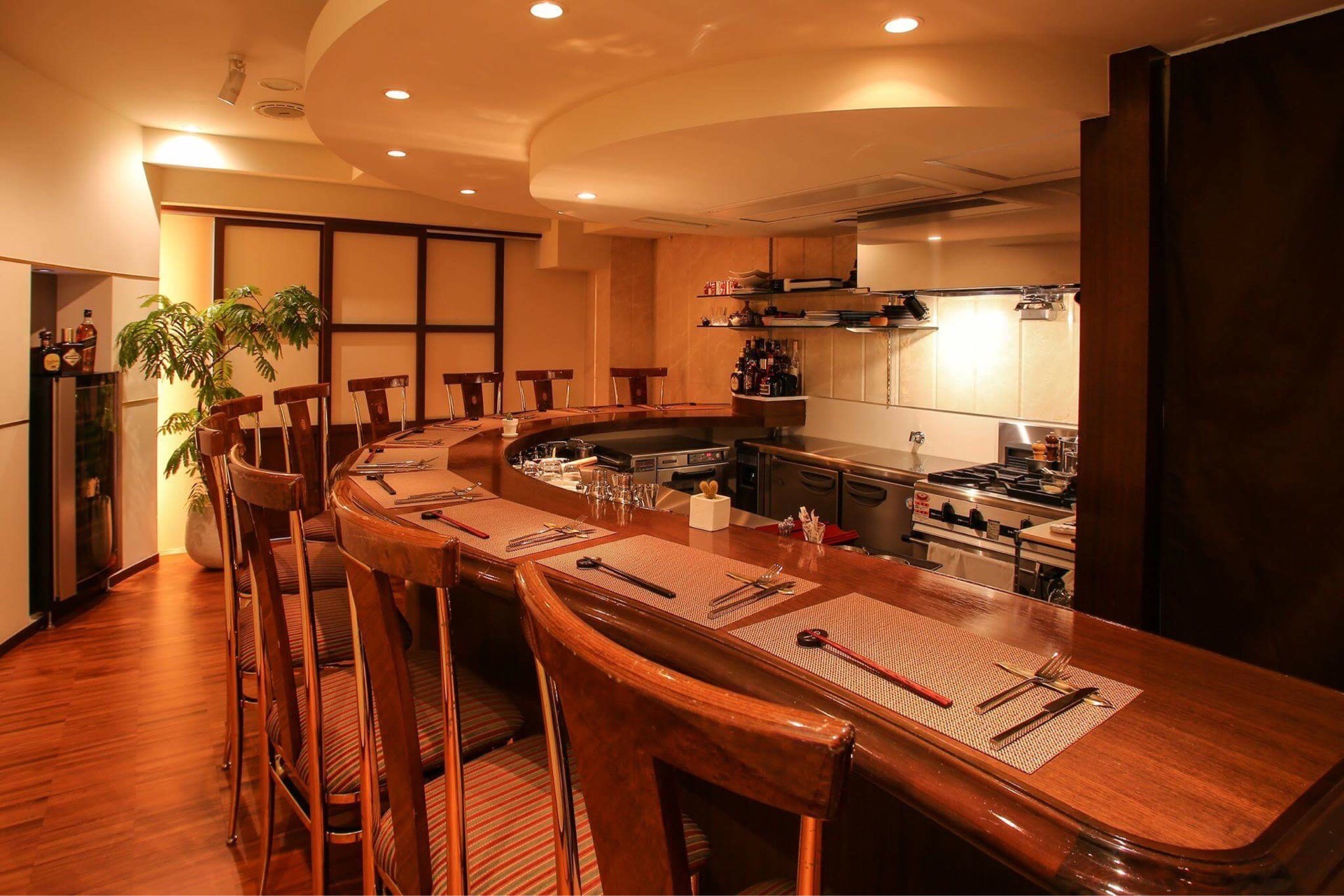 銀座すゞ木店内全体写真